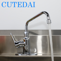 Robinet de cuisine commercial pour évier en chrome brossé à haut débit 0.5 Gpm en laiton cuivré rotatif de 8 pouces de hauteur pour hôtels et salles de bain