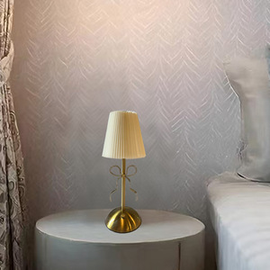 Lampe de table créative à abat-jour plissé de luxe, rechargeable, en forme d'<span class=keywords><strong>arc</strong></span>, en tissu, 3 couleurs, à intensité variable, pour une ambiance de Noël - Product Image 5