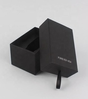 Boîte à montre noire en carton 8*6*5cm, boîte d'emballage pour bijoux avec bracelet en acier inoxydable, finition mate, doublure en éponge et inserts coussinets