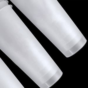 Vasos de Plástico PP de Pared Simple Esmerilados, de 500 ml/700 ml y 90 mm, con Logotipo Personalizado Impreso al por Mayor, para Vodka, Bebidas, Té de Burbujas y Boba - Product Image 1