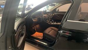 YK MOTORS Voiture à essence Série 5 525Li Ensemble de design de luxe en vente - Product Image 4