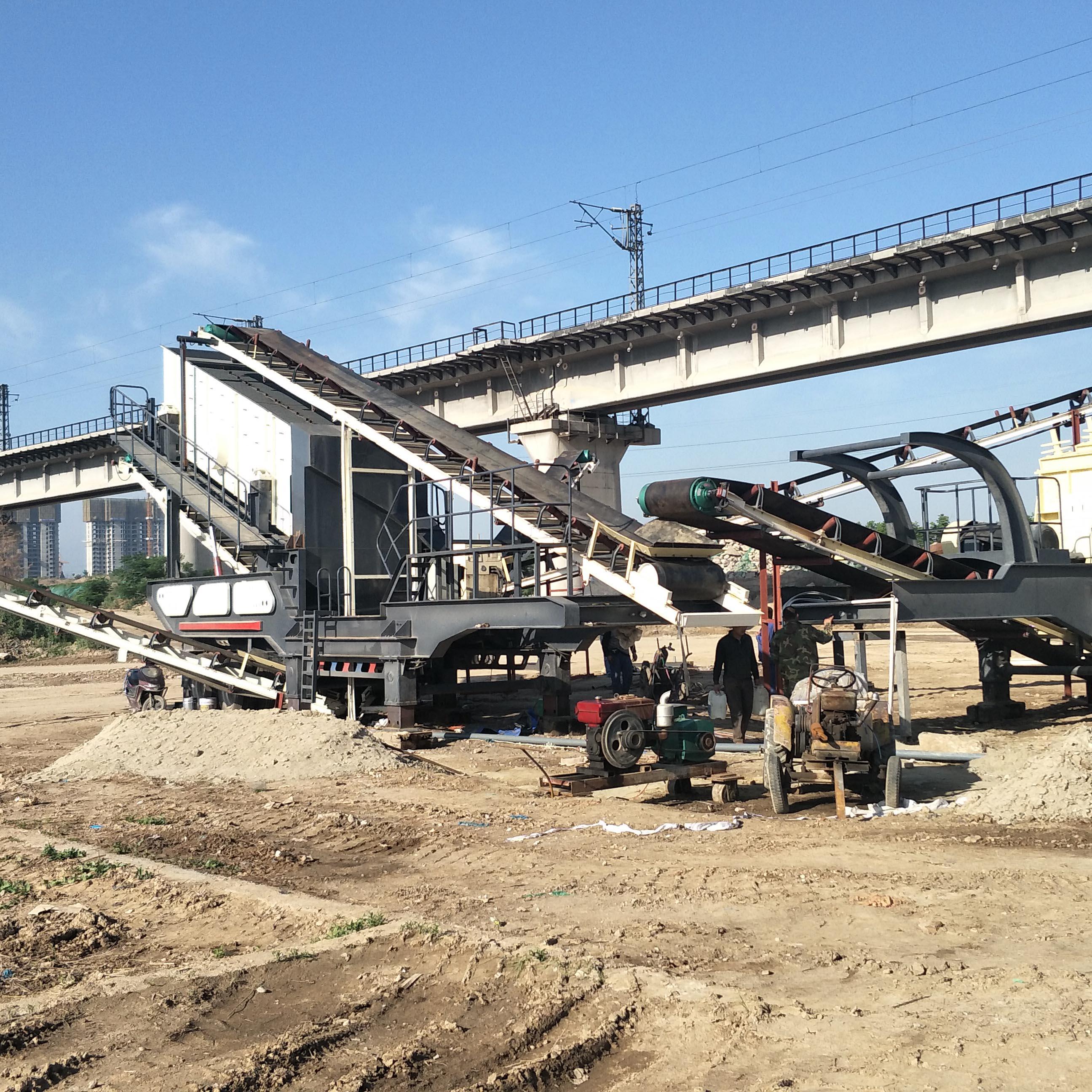 Hot Sale Large and Medium-sized Automatic Jaw Crusher Mobile Gravel Crusher with Conveyor and Feeder for Mining