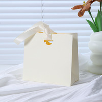 Sacs en papier de luxe durables faits à la main pour bijoux, avec poignée en ruban, pour colliers, bagues, montres, cadeaux, shopping, logo personnalisé, vente en gros
