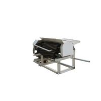 Machine multifonctionnelle automatique pour le décorticage et l'extraction des fibres de coco et de chanvre