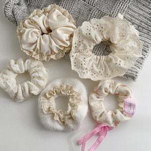 ที่คาดผมขนปุยสไตล์เกาหลี รุ่น Autumn Winter Plush 1380 ทรงพองใหญ่ ทำมือ สไตล์เรโทร หลายแบบ - Product Image 3