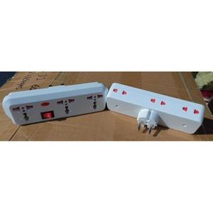 Enchufe inteligente europeo con puertos USB e interruptor para uso universal en Europa, diseño de barra de plástico. - Product Image 4