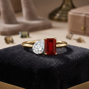 Anillo de compromiso y aniversario para mujer con diamante de corte esmeralda de granate en oro de 10K, 14K, 18K y plata 925, 935, con engaste de puntas. - Product Image 1