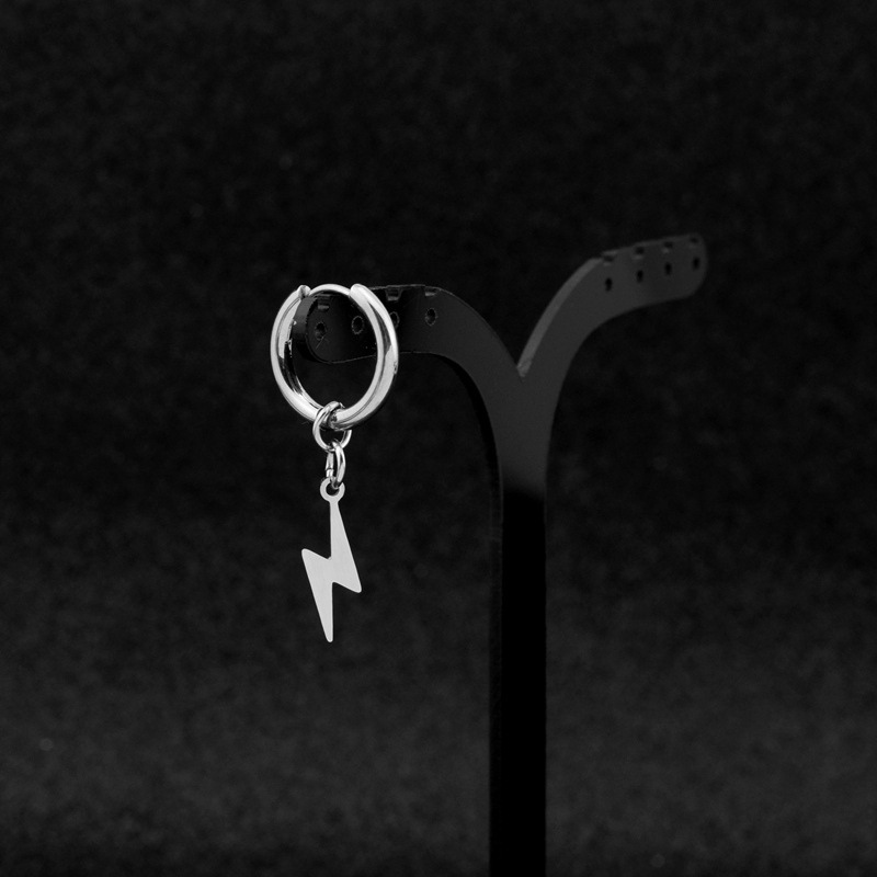 E046-S1 (One there are ear holes earring)