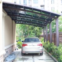 Abri de voiture moderne en aluminium à un seul côté, directement de l'usine, avec panneaux en polycarbonate durables, abri de stationnement extérieur avec livraison rapide
