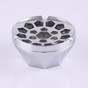 Cendrier coupe-vent en alliage métallique en forme de nid, vente en gros d'usine, pour hôtels <span class=keywords><strong>5</strong></span> <span class=keywords><strong>étoiles</strong></span>, marché des Émirats arabes unis - Product Image 1