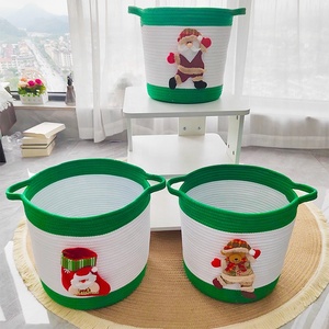 ตะกร้าผ้าฝ้ายถักทำมือแบบกำหนดเองสำหรับคริสต์มาสจากโฮมพลัส - Product Image 1