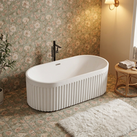 Baignoire autoportante ovale cannelée en acrylique, double isolation en fibre de verre, facile à nettoyer, avec drain central, pour hôtel, vente en gros OEM