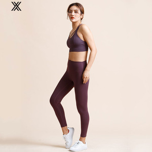 Le nylon fuchsia fait sur commande rassemble le soutien-gorge de sport de dos de beauté résistant aux chocs - Product Image 4