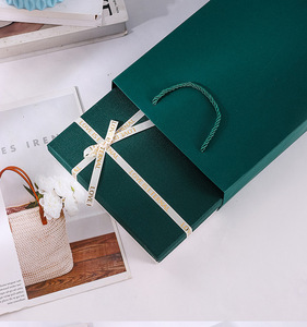 Papier couché personnalisé imprimé UV estampillé boîte-cadeau rectangulaire recyclable pour vêtements avec écharpe <span class=keywords><strong>sous</strong></span>-vêtement <span class=keywords><strong>thermique</strong></span> - Product Image 5