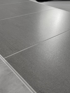 Moderno respetuoso con el medio ambiente PVC Panel de pared ignífugo Baños Impermeable Sin lechada Efecto de azulejo Solución de diseño gráfico Comercio - Product Image 3