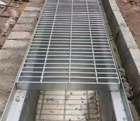 Grille de drainage en acier galvanisé à chaud Q235 soudée pour couvercle de tranchée, idéale pour les projets de drainage des égouts routiers municipaux