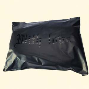 Bolsa de Correo Negra Mate UV, Bolsa de Envío Roja Mate Personalizada, Bolsas de Poliéster para Envíos, Bolsa de Embalaje Personalizada para Ropa - Product Image 2