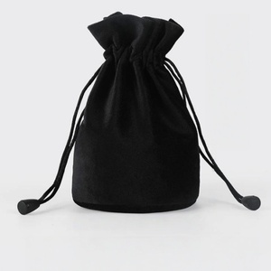 Sac à cordon rond en velours haut de gamme, écologique et durable, avec poignée en corde ultra douce, taille personnalisable pour bijoux et vin - Product Image 4