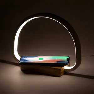 Lampada con Caricatore Wireless in Bambù, Gadget Ecologici - Product Image 5