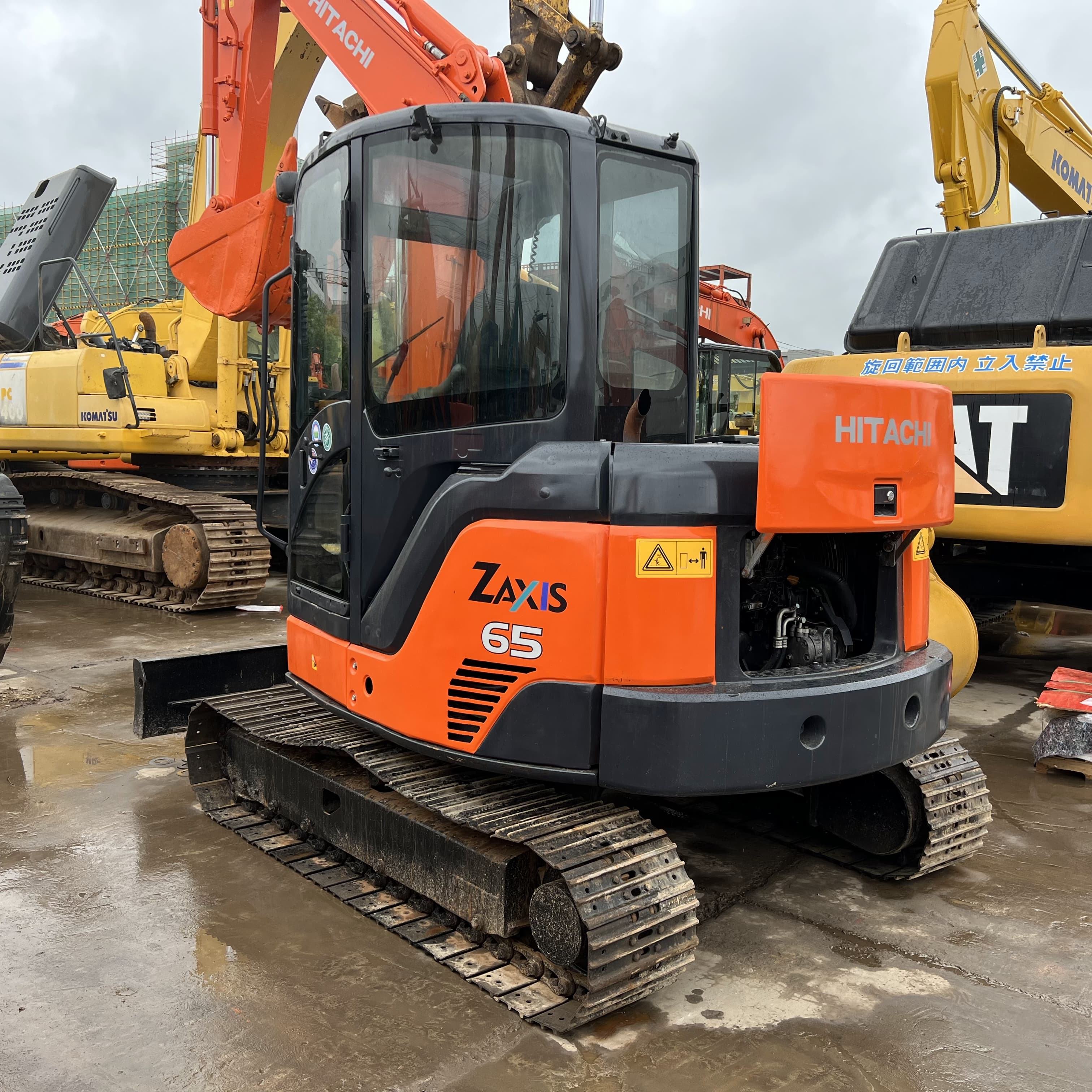 にこっち Used Hitachi ZX65 Excavators for Sale in China - 7 Ton Amphibious