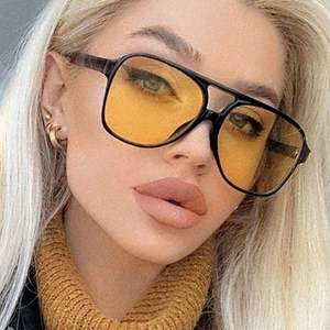 Lunettes de soleil carrées surdimensionnées vintage rétro noires et jaunes avec logo personnalisé pour hommes et femmes - Product Image 1