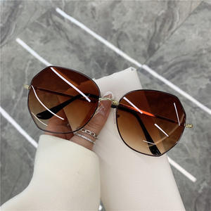 New Color Red Fashion <b>Large</b> <b>Frame</b> UV400 Sunglasses Irregular Wholesale Luxury Unisex Metal+PC - Product Image 3