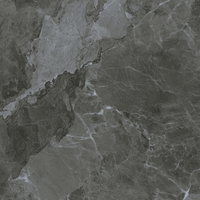 Des dalles de pierre frittée Verona gris foncé de 900x1800 mm, revêtues d'un vernis, sont utilisées pour le mur de fond du projet.