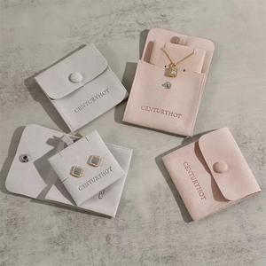 Pochette à bijoux en velours microfibre PUPPYSWE 8*8cm avec insert pour collier, emballage de haute qualité pour bijoux, fabriqué en Chine ZHE - Product Image 1