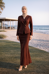 Conjunto de Dos Piezas con Cintura Ajustable para Mujeres Musulmanas Modestas YXO028, Túnica Abotonada y Falda Maxi de Rayón, Ropa Islámica Hecha a Mano, Combinación Lugid - Product Image 2