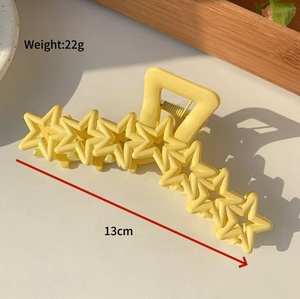 Pinzas de Pelo con Forma de Estrella Hueca, Pinzas de Pelo Grandes de Plástico Color Caramelo para Mujeres y Niñas, Accesorios para el Cabello con Agarre Antideslizante - Product Image 3