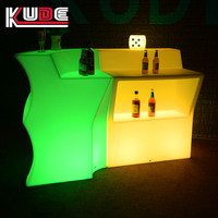Meja Bar LED Modular dengan Bagian Depan Bergelombang, Ember Es Terintegrasi, Kontrol Jarak Jauh, Pengubah Warna, Dapat Diisi Ulang untuk Acara Hotel dan Klub