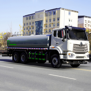 Camion-citerne HOWO 6X4 15000L Diesel Euro 5 Transmission manuelle pour le transport d'eau - Product Image 2