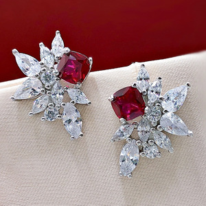 Orecchini a Perno a Forma di Occhio Rosso per Donne, Accessori per Orecchie Semplici per Uso Quotidiano - Product Image 6