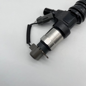 High Quality Diesel Fuel Injector 095000-8620 for 6M60T ME306200 - Product Image 3