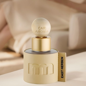 Deodorante per Auto in Pelle PU con Logo Personalizzato, Diffusore di Oli Essenziali con Sfera in Legno, Profumo per Portabicchieri Auto - Product Image 2