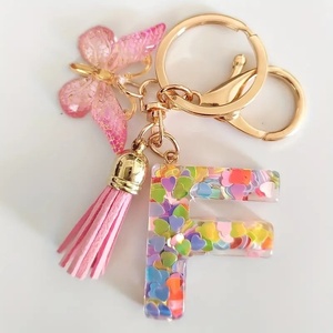 A-Z alfabet Resin kupu-kupu lucu gantungan kunci huruf inisial gantungan kunci tas ransel jimat Earbud Aksesori penutup LWD - Product Image 6