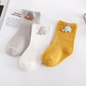Chaussettes en coton pur pour enfants, collection automne-hiver 2026, style décontracté avec patchs, accessoires décontractés pour bébés garçons et filles, vente en gros - Product Image 5