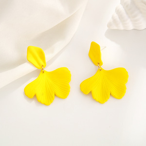 Pendientes colgantes con forma de flor para mujer, joyería de resina acrílica amarilla y rosa, estilo de fiesta - Product Image 5