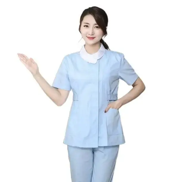 Costume bleu à manches courtes