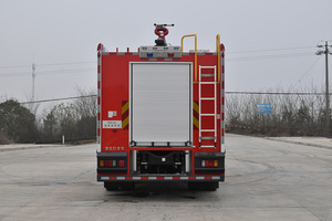 Nouveau <span class=keywords><strong>camion</strong></span>-citerne <span class=keywords><strong>de</strong></span> lutte contre l'incendie Golden Diesel 6x4 avec radiocommande - Product Image 4