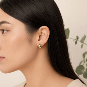Boucles d'oreilles clous demi-cercle épaisses, en acier inoxydable avec placage sous vide or 14K, design incurvé large en forme de C, couleur or et argent - Product Image 5