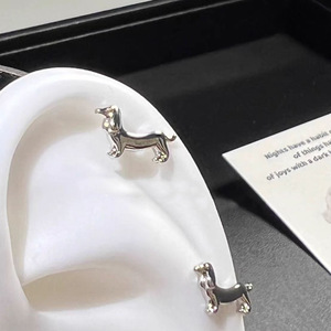 Boucles d'oreilles populaires pour petits chiens de type <span class=keywords><strong>Teckel</strong></span>, style dessin animé mignon, polyvalentes pour usage quotidien des adultes, vente en gros - Product Image 4