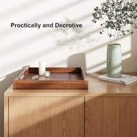 Plateau de service décoratif personnalisé en bois avec poignées métalliques pour la maison et l'hôtel