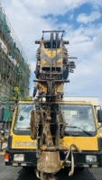 Grue de camion d'occasion 25t montée sur véhicule, excellente performance de conduite, palier d'orientation robuste