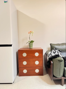 Muebles de Salón Modernos Multifuncionales de Roble, Armarios de Panel, Espejos, Cómodas de Alta Calidad en Color Crema, Altura Ajustable, Estilo Shaker - Product Image 3