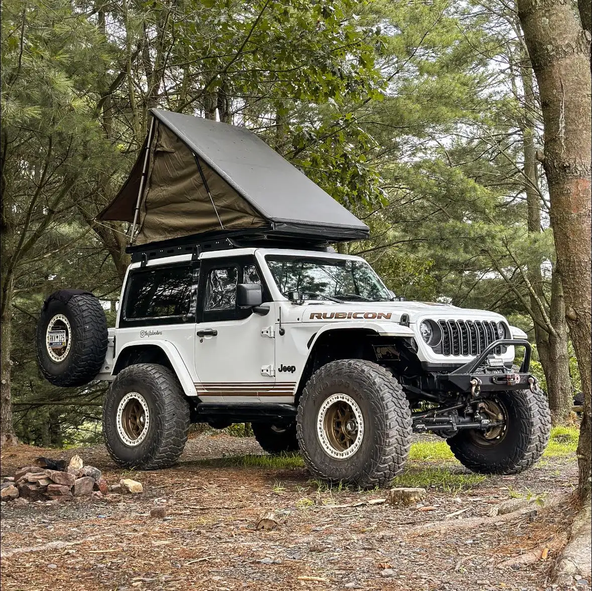 Tenda atas atap mobil langsung pabrik Offroad berkemah luar ruangan 87lb ringan segitiga tenda atap menerima disesuaikan