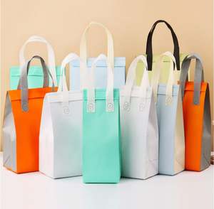 Sacs isothermes jetables avec poignée, personnalisables, durables, pour la livraison de plats chauds ou froids à emporter - Product Image 1