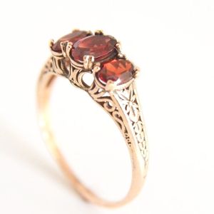Anello di fidanzamento con granato, anelli con granato in oro giallo, anello solitario con granato scuro a forma di goccia d'acqua - Product Image 2