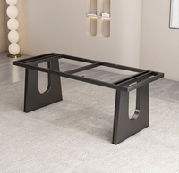 Pied de table de bureau rectangulaire moderne STG en acier au carbone noir et or, cadre de bureau commercial avec base pyramidale robuste