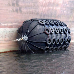 Defensa Neumática Flotante <span class=keywords><strong>de</strong></span> Caucho Yokohama para Barcos, Muelles Marinos y Puertos - Product Image 1